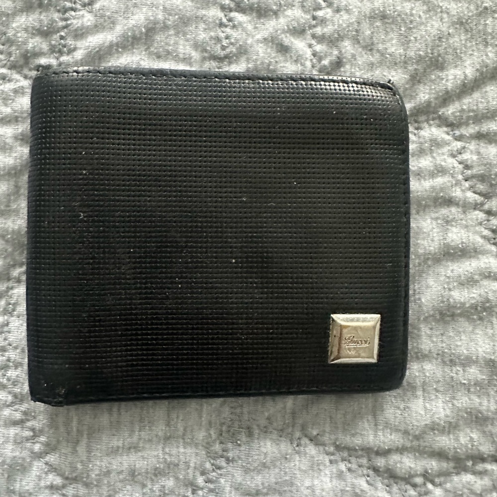 Gucci Vintage Black Leather Bi Fold wallet